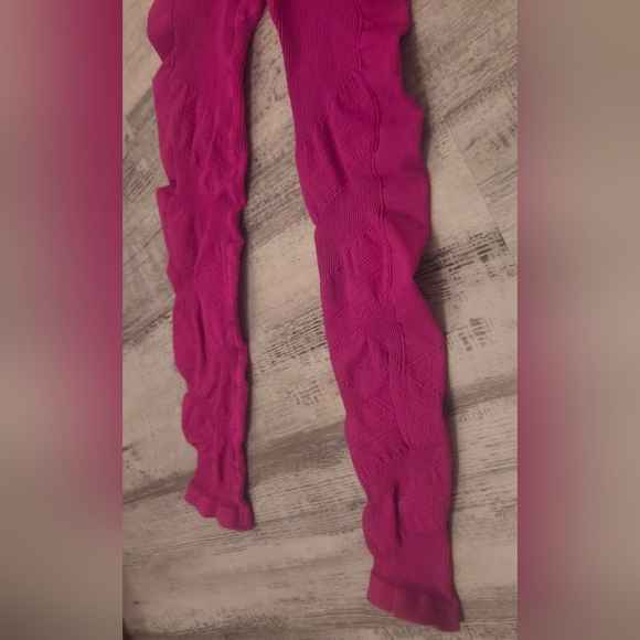 Free People Hot Pink Leggings- SUPER FORM FITTING!! GORGEOUS COLOR - Picture 9 of 10